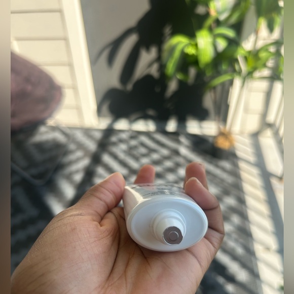 NEW!! Supergoop! Sunscreen in shade sunset - Picture 4 of 4